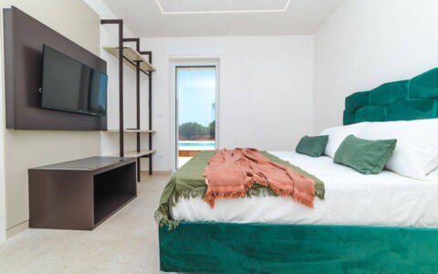 Villa Donnosanto a 5 Minuti Da Spiaggia. Ostuni 10: Design Intérieur, Meubles, Sol, Sol, Lit, Chambre, Bois, Plafond, Pièce, Textile
