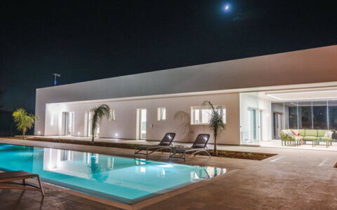 Villa Donnosanto a 5 Minuti Da Spiaggia. Ostuni 10: Piscine, Recours, Biens, Ombre, Eco Hôtel, Crépuscule, Conception, Hôtel, Aménagement Paysager, Villa
