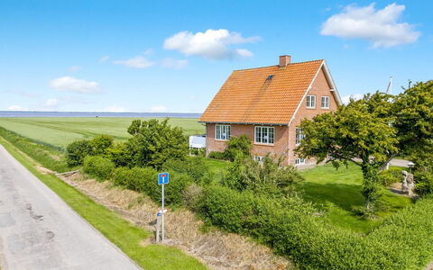 Freja - 12Km from the Sea: Biens, Ombre, Allée, Ferme