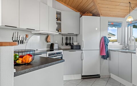 Anline - 600M to the Fjord: Design Intérieur, Plafond, Appartement, Sol, Meubles, Sol, Pièce, Éclairage, Domicile, Canapé