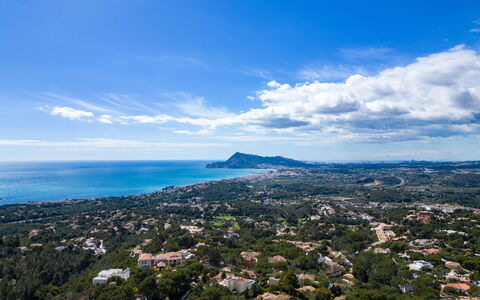 Vista Bernia: Bleu, Horizon, Côte, Mer, Cotiers Et Relief Océaniques, Océan, Promontoire, Baie, Vue Du Ciel