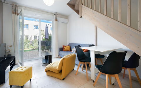 La Dune: Design Intérieur, Meubles, Sol, Sol, Bois, Pièce, Plafond, Canapé, Salon, Éclairage