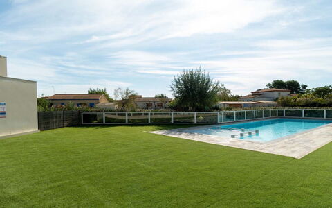 La Dune: Herbe, Piscine, Jardin, Lot Terre, Pelouse, Ombre, Aménagement Paysager, Arrière-Cour, Gazon Artificiel