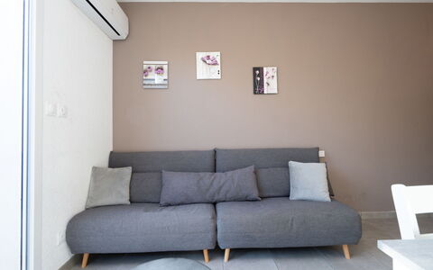 La Dune: Meubles, Design Intérieur, Sol, Bois, Sol, Pièce, Domicile, Éclairage, Appartement, Salon