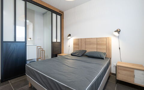 La Dune: Meubles, Lit, Design Intérieur, Chambre, Sol, Bois, Sol, Literie, Drap De Lit, Pièce