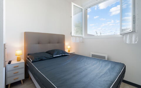 La Dune: Meubles, Lit, Chambre, Design Intérieur, Literie, Drap De Lit, Sol, Bois, Pièce, Sol