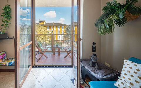 La Casa del Saggio: Bois, Design Intérieur, Appartement, Tache De Bois, Verre, Chaise, Parquet, Dur, Balcon, Conception