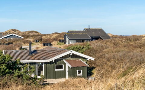 Gundborg - 200M from the Sea: Bleu, Piscine, Meubles, Mobilier De Jardin, Recours, Chaise, Ombre, Eco Hôtel, Pot De Fleur