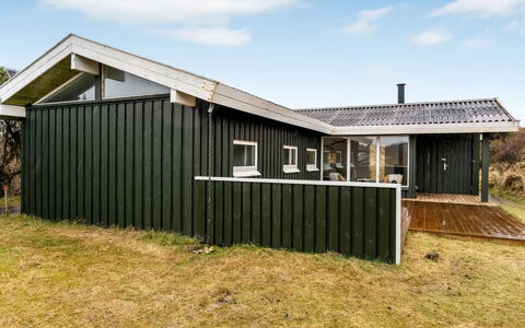 Gundborg - 200M from the Sea: Bleu, Piscine, Meubles, Mobilier De Jardin, Recours, Chaise, Ombre, Eco Hôtel, Pot De Fleur