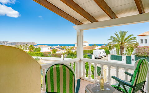 Aurora Boreal: Domicile, Recours, Chaise, Biens, Mobilier De Jardin, Balcon, Eco Hôtel, Aménagement Paysager, Ombre, Conception