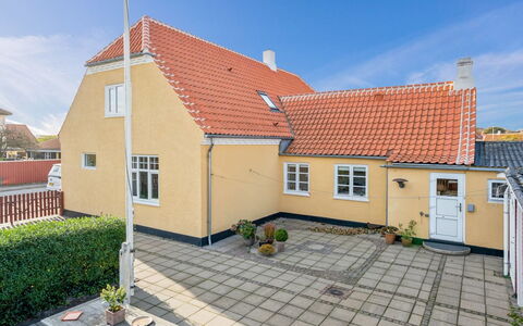 Helemine - 900M from the Sea: 