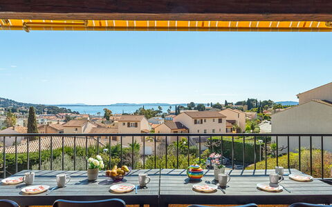Lou Gangui: Ciel, Bleu, Jour, Horizon, Côte, Tropiques, Ville Resort