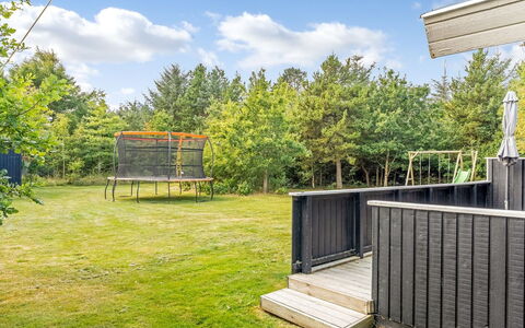 Onni - 2.3Km from the Sea: Bois, Domicile, Porche, Plate-Forme, Dur, Toit, Tache De Bois, Parquet, Eco Hôtel