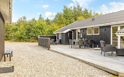 Onni - 2.3Km from the Sea: Bois, Domicile, Porche, Plate-Forme, Dur, Toit, Tache De Bois, Parquet, Eco Hôtel