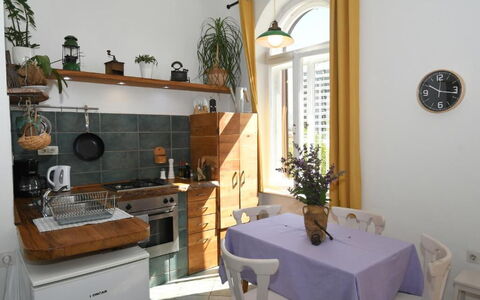 Appartamento Central Sea View Opatija: Meubles, Sol, Design Intérieur, Bois, Sol, Appareil De Cuisine, Éclairage, Cuisine, Cabinetry, Pièce