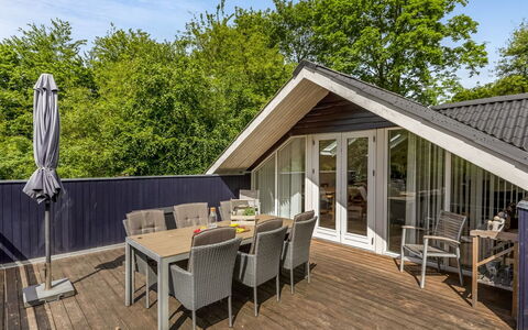 Mila - 30Km from the Sea: Toit, Maison, Domicile, Chalet, Porte, Siding, Plate-Forme, Porche, Planche, Dur