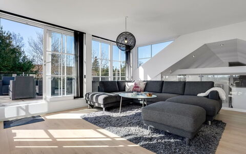 Judit - 10M from the Sea: Design Intérieur, Sol, Meubles, Plafond, Canapé, Appartement, Sol, Domicile, Salon, Architecture