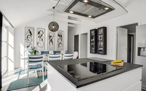 Judit - 10M from the Sea: Meubles, Design Intérieur, Sol, Cuisine, Sol, Plafond, Bois, Chaise, Luminaire, Comptoir