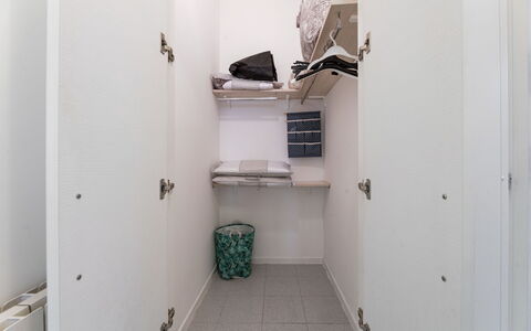 La Rondine Apartment: Sol, Sol, Design Intérieur, Pièce, Plafond, Appartement, Luminaire Plomberie, Cabinetry