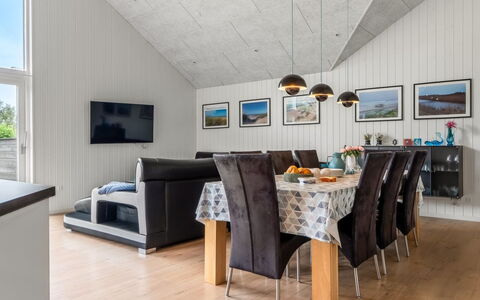 Sunna - 1.2Km from the Sea: Bois, Design Intérieur, Sol, Plafond, Canapé, Meubles, Sol, Salon, Pièce