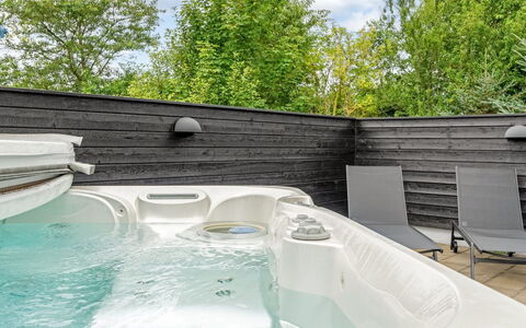Sunna - 1.2Km from the Sea: Composite, Mobilier De Jardin, Baignoire, Piscine, Luminaire Plomberie, Jacuzzi, Arrière-Cour, Plante D'Appartement, Eco Hôtel
