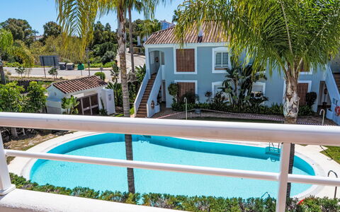 Estepona 657: Zone Résidentielle, Arbuste, Maison, Jardin, Domicile, Lot Terre, Toit, Ombre, Pelouse