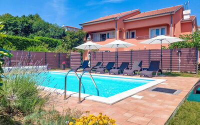 Opatija Kastav 223: Zone Résidentielle, Domicile, Quartier, Appartement, Maison, Toit, Établissements Humains, Banlieue, L'Hiver, Condominium