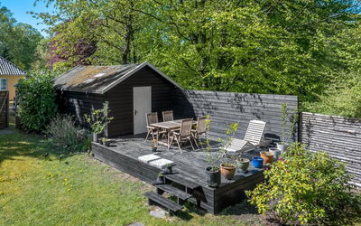 Christin - 275M from the Sea