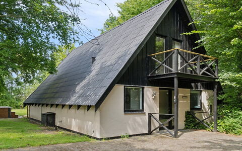 Estefania - 1Km from the Sea: Bâtiment, Maison, Fenêtre, Domicile, Toit, Zone Résidentielle, Arbuste, Chalet, Lot Terre