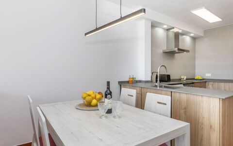 Airmenuda: Design Intérieur, Mur, Cuisine, Bois, Comptoir, Plafond, Sol, Meubles, Luminaire, Éclairage