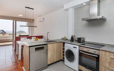 Airmenuda: Cuisine, Principaux Appliance, Appareil De Cuisine, Bois, Comptoir, Sol, Cabinetry, Meubles, Sol, Design Intérieur