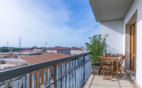 Decò: Meubles, Design Intérieur, Sol, Bois, Plafond, Sol, Chaise, Table, Appartement, Éclairage
