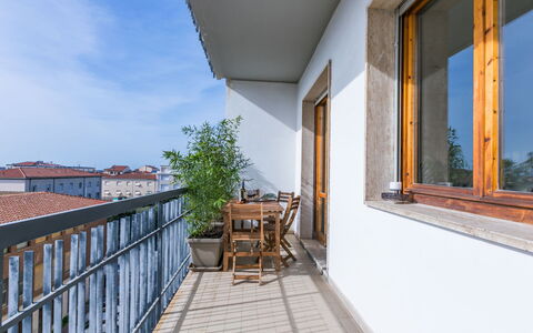 Decò: Meubles, Design Intérieur, Sol, Bois, Plafond, Sol, Chaise, Table, Appartement, Éclairage