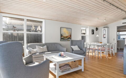 Answald - 10M from the Sea: Biens, Ombre, Allée, Ferme