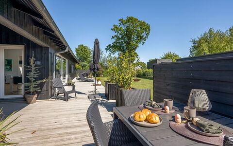 Kato - from the Sea: Domicile, Chalet, Ombre, Jardin, Aménagement Paysager, Dur, Siding, Biens, Cour, Arrière-Cour