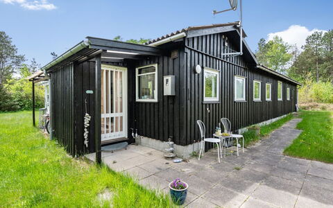 Hælf - 600M from the Sea: Meubles, Bois, Chaise, Design Intérieur, Tache De Bois, Matériau Naturel, Dur, Salon, Accoudoir, Conception