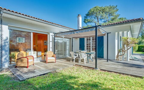 L'Étang: Domicile, Zone Résidentielle, Maison, Porte, Composite, Chalet, Biens, Ombre, Porche, Eco Hôtel