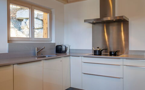 Chalet Roose: Cuisine, Comptoir, Design Intérieur, Sol, Appareil De Cuisine, Cabinetry, Bois, Luminaire Plomberie, Evier, Électroménager