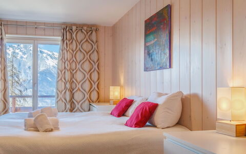 Chalet Roose: Meubles, Design Intérieur, Bois, Sol, Sol, Pièce, Chambre, Lit, Linge, Plafond