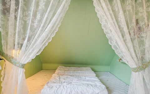Taja - 170M from the Sea: Design Intérieur, Textile, Linge, Chambre, Meubles, Rideau, Éclairage, Sol, Literie, Lit