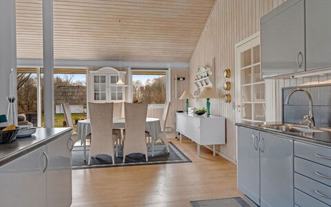 Tosti - 180M to the Fjord: Sol, Design Intérieur, Bois, Cuisine, Plafond, Sol, Meubles, Luminaire, Parquet, Comptoir