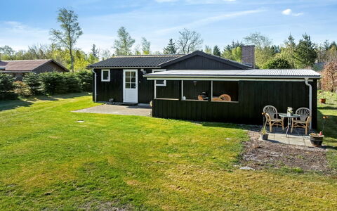 Yaris - from the Sea: Maison, Toit, Domicile, Chalet, Cabanon, Batiments Jardin, Siding, Cour, Cabane En Rondins, Cabane