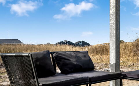 Jouni - 200M from the Sea: Herbe, Prairie, Lot Terre, Chalet, Zone Rurale, Prairie, Batiments Jardin, Jardin, Cabanon