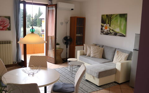 Le Tende Montesin: Meubles, Design Intérieur, Sol, Sol, Bois, Canapé, Salon, Pièce, Table, Chaise