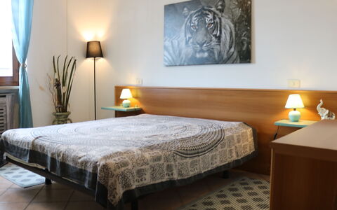 Le Tende Montesin: Meubles, Lit, Chambre, Design Intérieur, Drap De Lit, Bois, Literie, Sol, Sol, Pièce