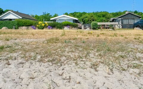 Cornelius - 30M from the Sea: Herbe, Prairie, Lot Terre, Chalet, Zone Rurale, Prairie, Batiments Jardin, Jardin, Cabanon