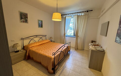 Il Volo Del Nibbio: Lit, Chambre, Meubles, Literie, Drap De Lit, Sol, Design Intérieur, Sol, Linge, Pièce