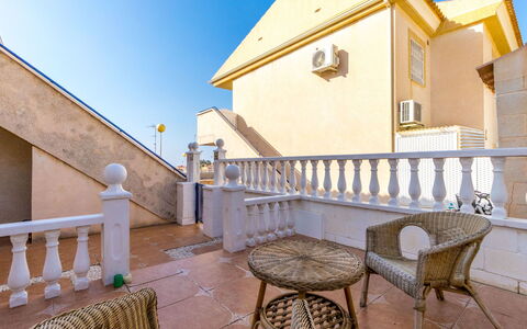 Residencia del Mar Ii: Balcon, Appartement, Balustre, Balustrade, Tache De Bois, Clôture, Villa, Hôtel