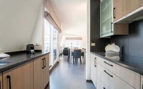 Littoral with Two Balconies: Design Intérieur, Sol, Plafond, Sol, Meubles, Appartement, Comptoir, Domicile, Cuisine, Cabinetry