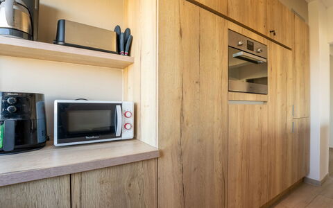 Verona: Design Intérieur, Bois, Sol, Cuisine, Comptoir, Cabinetry, Meubles, Appareil De Cuisine, Sol, Plafond